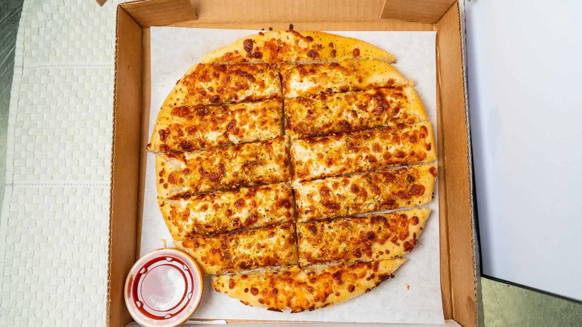 Late night pizza delivery 24/7 in Edmonton